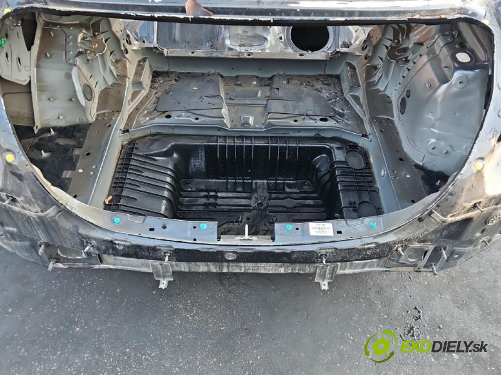 Mercedes C W206 2021- 1.5 T 254915 170 HP automatic 125 kW 1496 cm3 4- pas zadní: 