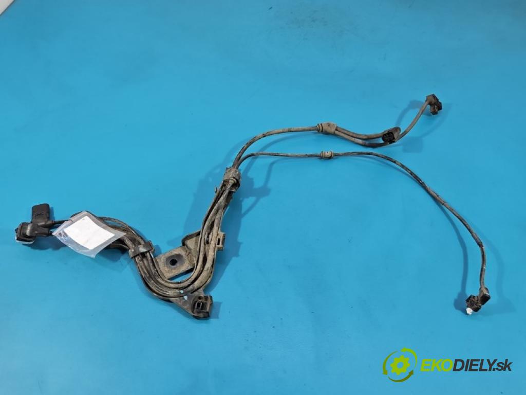 Mercedes C W206 2021- 1.5 T 254915 170 HP automatic 125 kW 1496 cm3 4- Zväzok: ostatné A2065401801