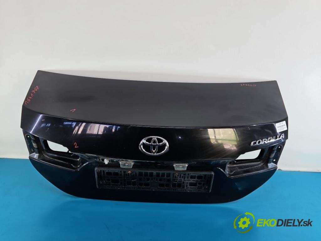 Toyota Corolla E16/E18  2013-2019 1.6 16V 132  HP automatic 97 kW 1598 cm3 4- zadna kufor  (Kapota zadná (kufor))