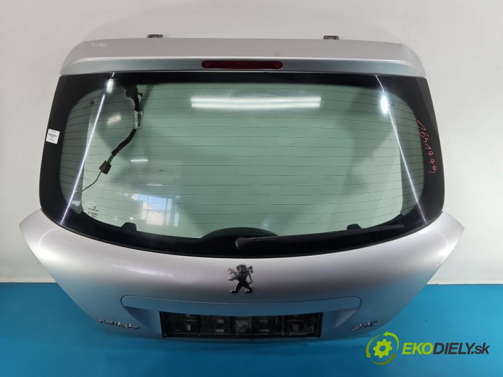 Peugeot 207 1.4 8V 73 HP manual 54 kW 1360 cm3 3- zadna kufor  (Kapota zadná (kufor))