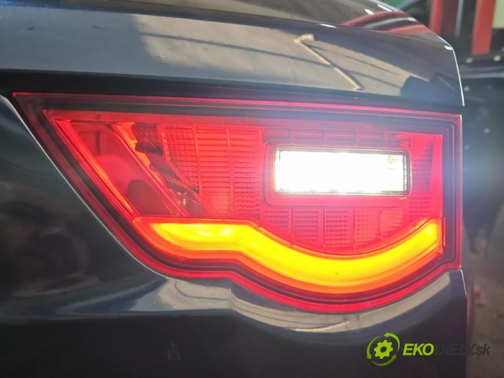 Jaguar F-Pace 16- 2.0d 179KM manual 132 kW 1999 cm3 5- svetlo / reflektor zadné pravé kufrové dvere HK83-15K272-AA