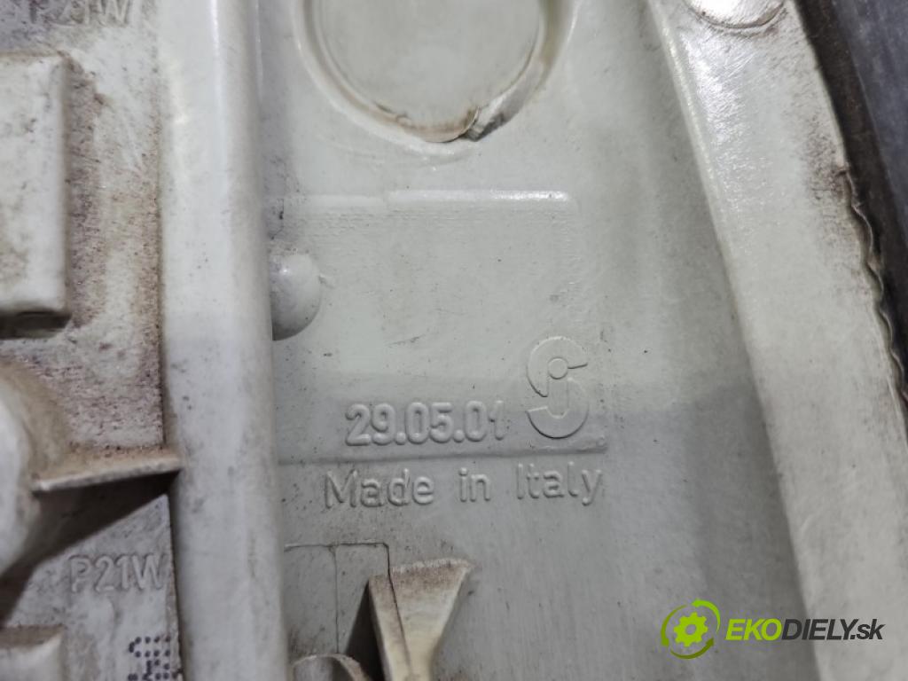 Opel Astra II 1998-2009 1.6 16V 101 hp manual 74 kW 1598 cm3 5- světlo zadní levé blatník:
