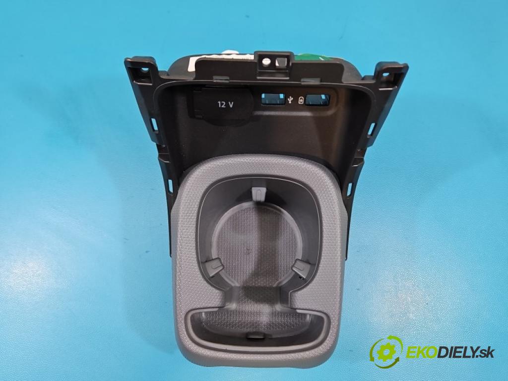 Leapmotor T03 0.0 95 hp automatic 70 kW 1 cm3 5- Rukojeť: na napoje:  (Držák nápojů)