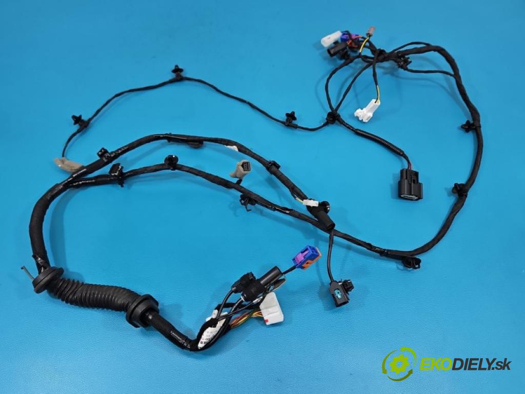 Leapmotor T03 0.0 95 HP automatic 70 kW 1 cm3 5- Zväzok: kufrové dvere zadné 8711300-T001
