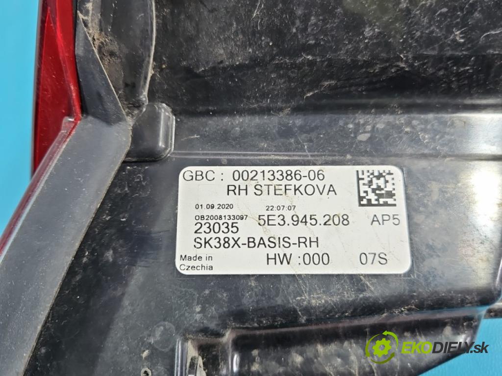 Skoda Octavia IV 2019- 2.0 tdi 150 HP automatic 110 kW 1968 cm3 5- svetlo / reflektor zadné pravé blatník 5E3945208