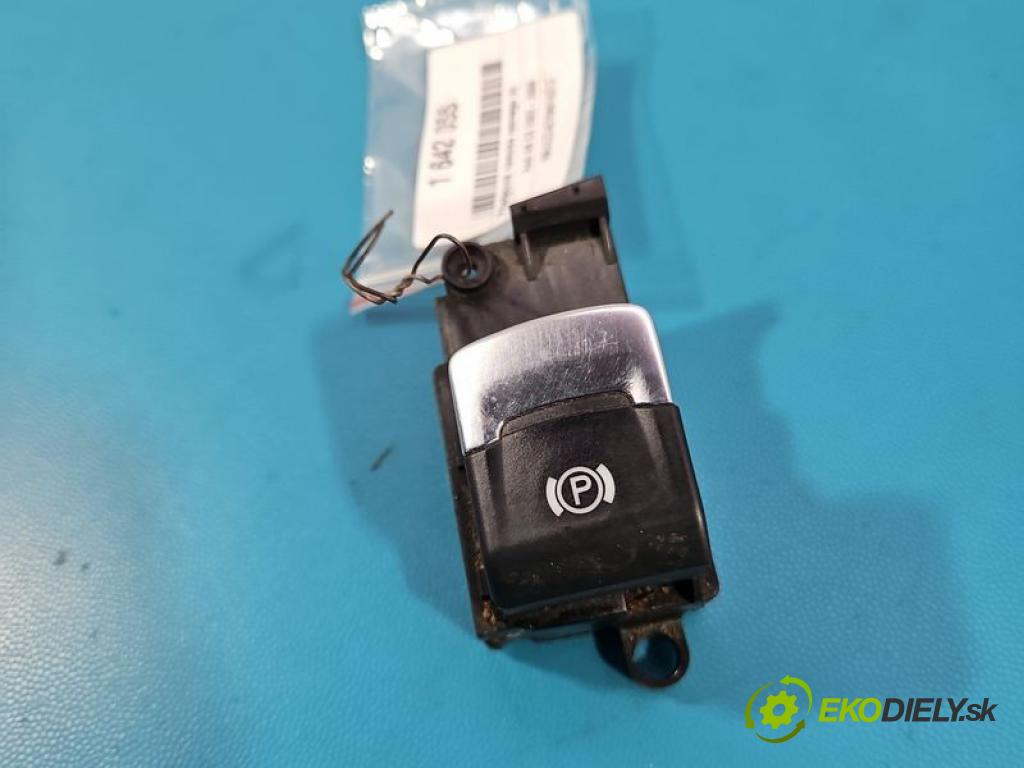 Audi A8 D3 2002-2009 4.2 tdi 326KM automatic 240 kW 4134 cm3 4- prepínač brzda: ručný 4E1927225A (Prepínacie páčky pod volantom)
