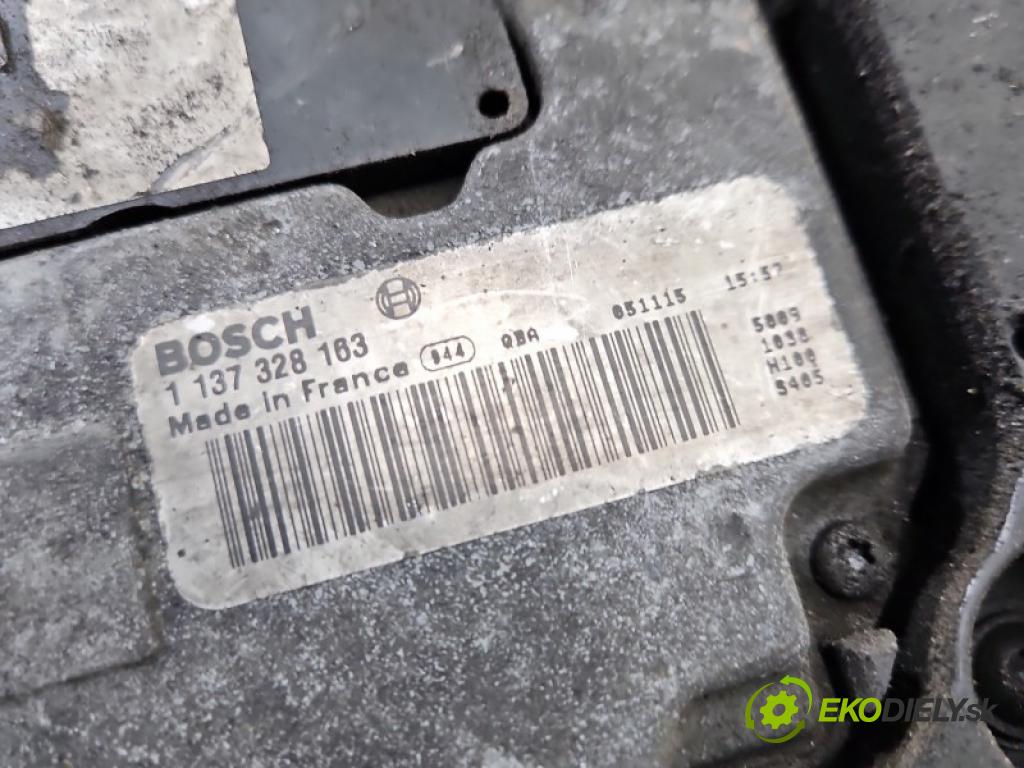 Audi A8 D3 2002-2009 4.2 tdi 326KM automatic 240 kW 4134 cm3 4- ventilátor chladič 4E0959455G
