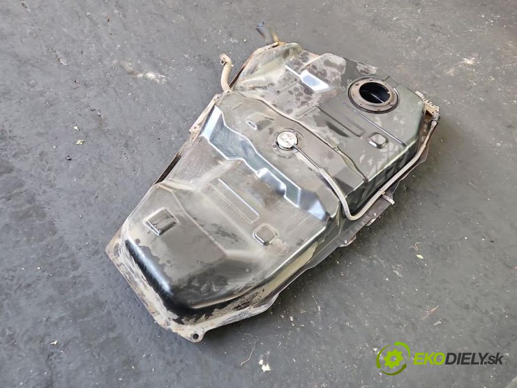 Toyota Corolla Verso II 2004-2009 2.0 D4D 116 hp manual 85 kW 1995 cm3 5- Nádrž: paliva  (Palivová nádrž)