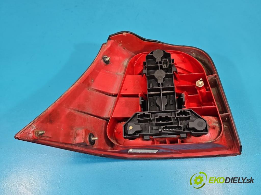 Vw Golf IV 1997-2003 1.9 tdi 101 HP manual 74 kW 1896 cm3 5- svetlo / reflektor zadné pravé blatník