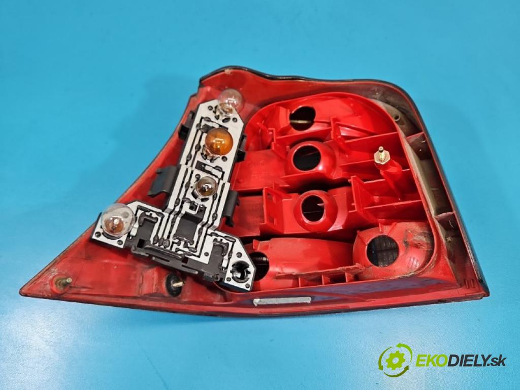 Vw Golf IV 1997-2003 1.9 tdi 101 HP manual 74 kW 1896 cm3 5- svetlo / reflektor zadné pravé blatník