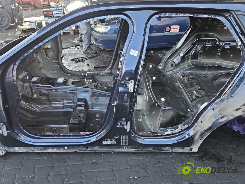 Jaguar F-Pace 16- 2.0d 179KM manual 132 kW 1999 cm3 5- Práh: ľavý  (Karoséria ostatné)