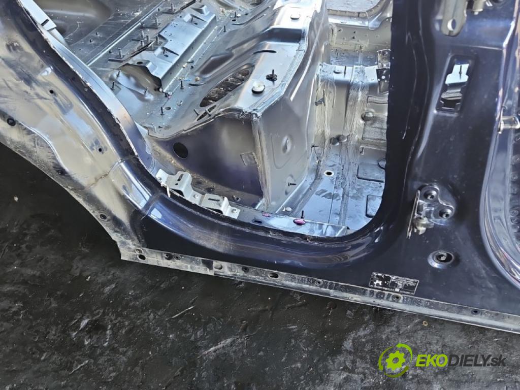 Jaguar F-Pace 16- 2.0d 179KM manual 132 kW 1999 cm3 5- Práh: pravý (Karoséria ostatné)