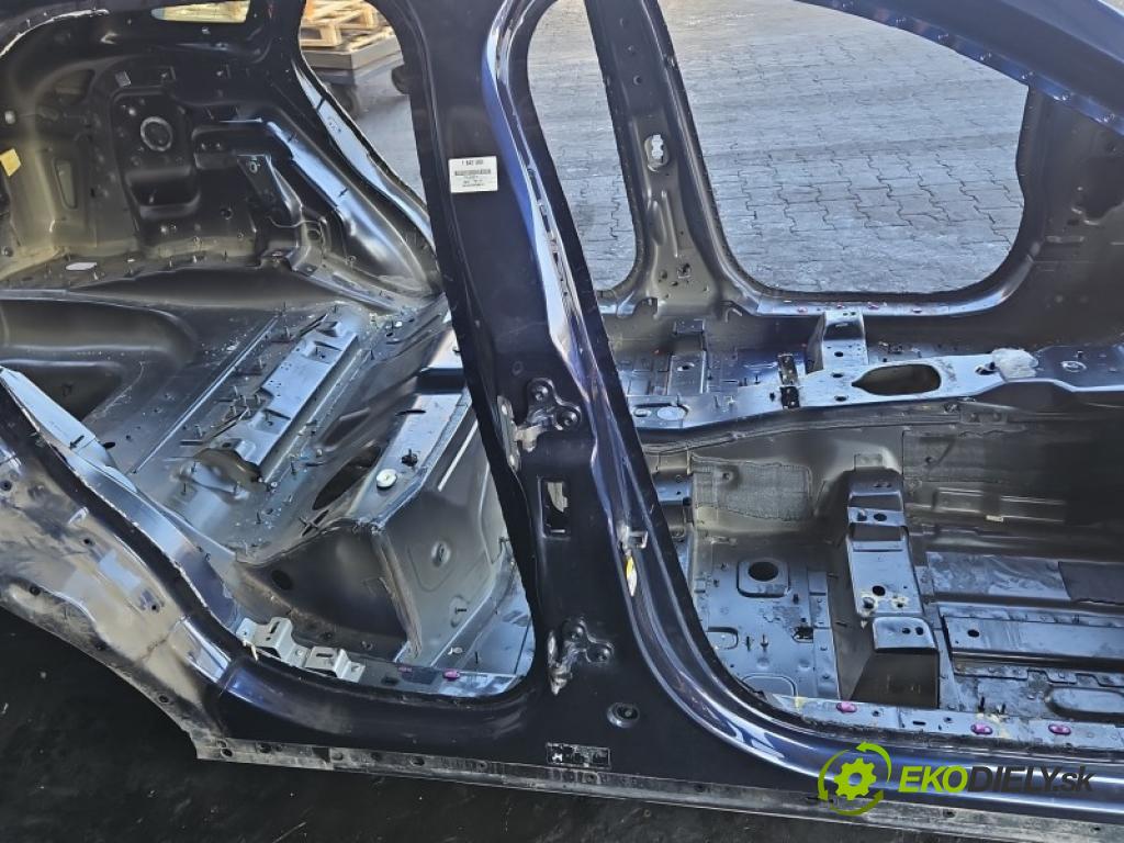 Jaguar F-Pace 16- 2.0d 179KM manual 132 kW 1999 cm3 5- Práh: pravý (Karoséria ostatné)