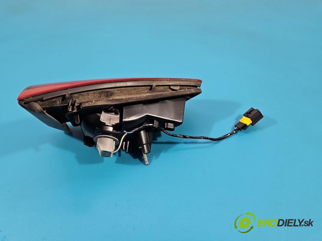 Citroen DS5 2011-2015 1.6 THP 156 HP automatic 115 kW 1598 cm3 5- svetlo / reflektor zadné pravé kufrové dvere 9803167980