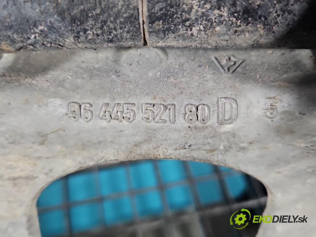 Peugeot 407 1.6 hdi 109 hp manual 80 kW 1560 cm3 4- náboj pravé 9644552180D (Náboj kola)