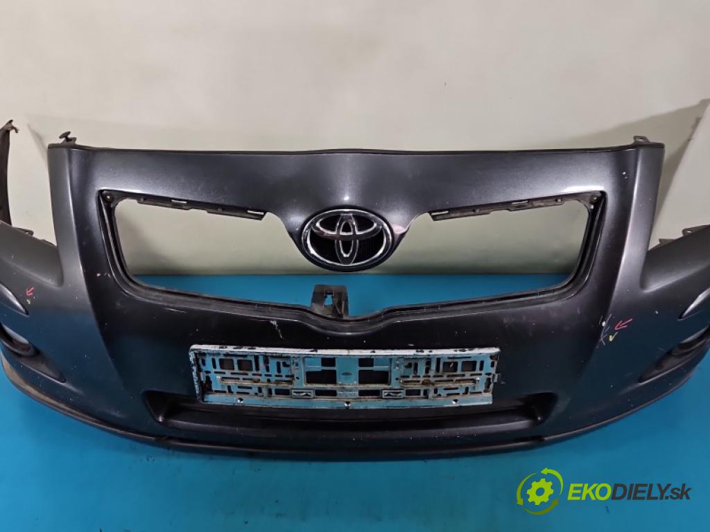 Toyota Avensis II T25 2003-2008 2.0 D4D 126 hp manual 93 kW 1998 cm3 5- nárazník přední  (Klika dveří ostatní)