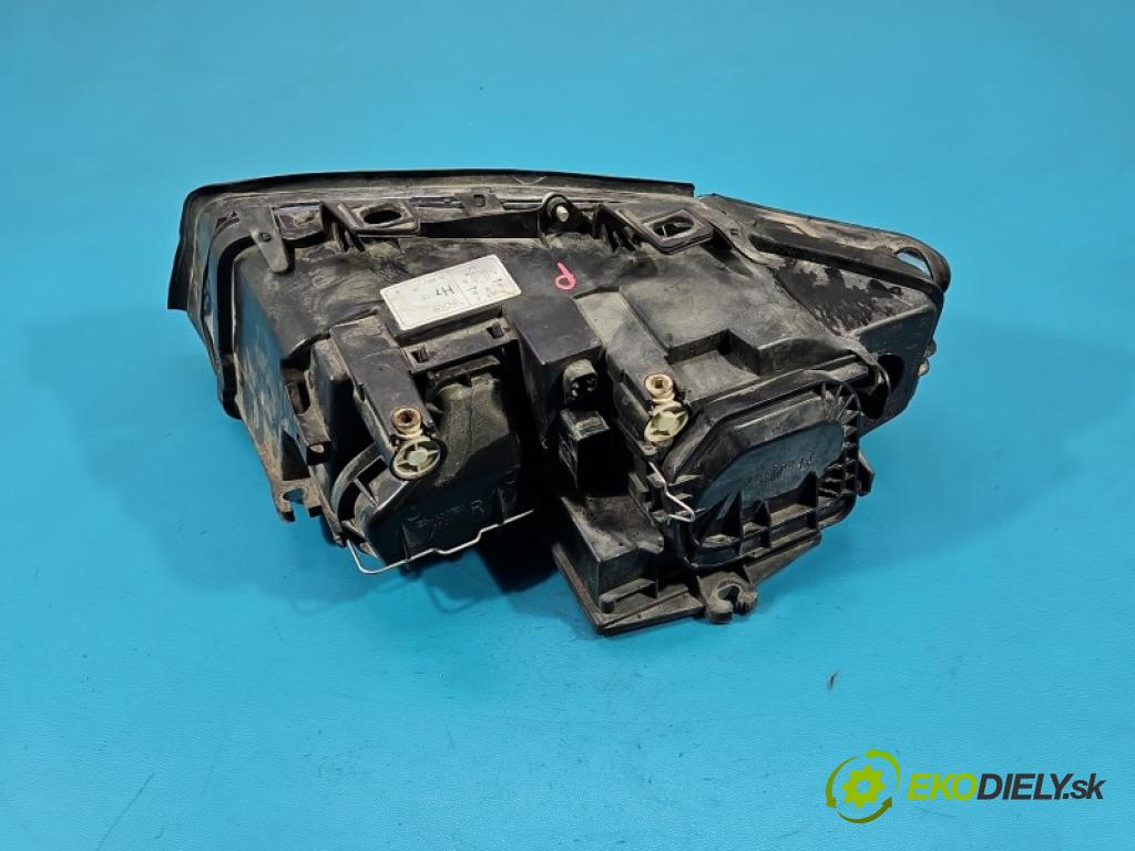 Audi A4 B6 2000-2004 2.0 20V 131 HP manual 96 kW 1984 cm3 4- Reflektor: pravý  (Svetlo predné pravé)