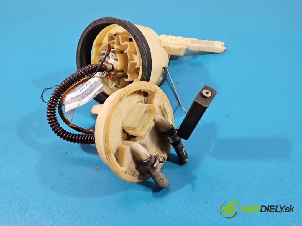 Audi A4 B5 1994-2001 1.8 T 150 HP manual 110 kW 1781 cm3 4- čerpadlo palivo 8E0906087D