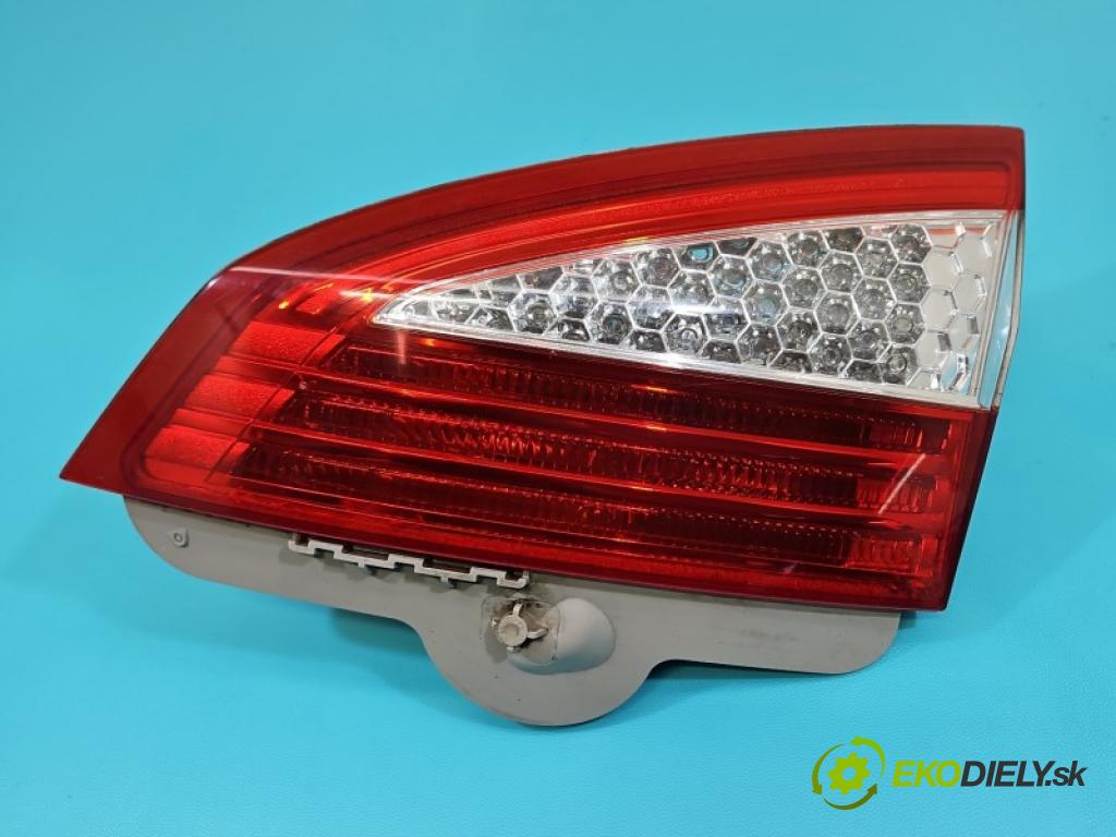 Ford Mondeo Mk4 2007-2014 2.0 tdci D4204T 140 HP automatic 103 kW 1997 cm3 5- svetlo / reflektor zadné pravé kufrové dvere
