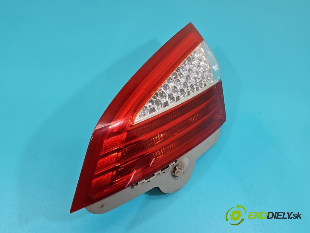 Ford Mondeo Mk4 2007-2014 2.0 tdci D4204T 140 HP automatic 103 kW 1997 cm3 5- svetlo / reflektor zadné pravé kufrové dvere 