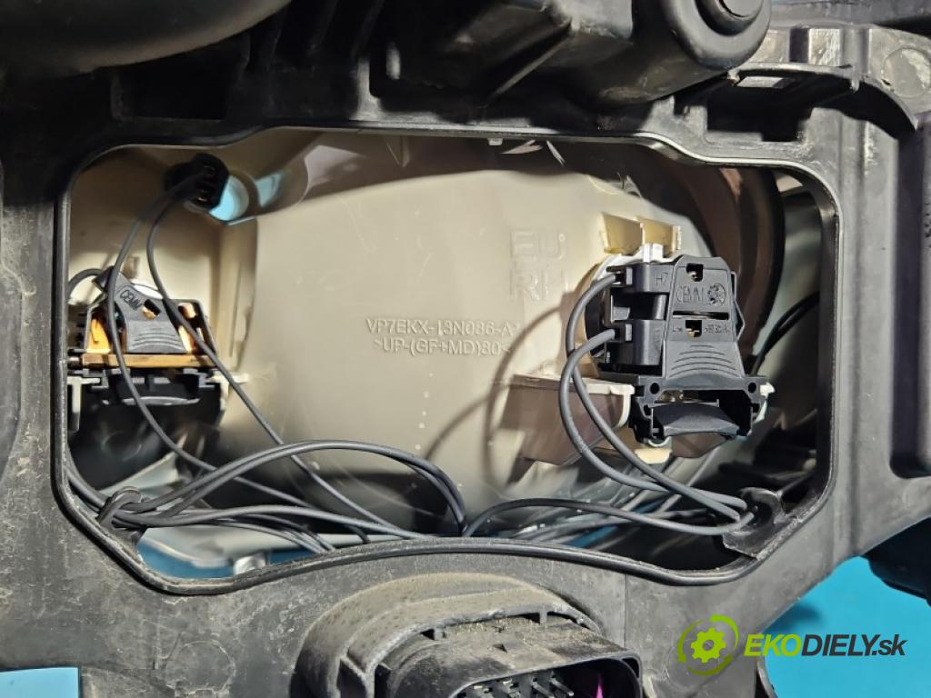 Ford Mondeo Mk4 2007-2014 2.0 tdci D4204T 140 HP automatic 103 kW 1997 cm3 5- Reflektor: pravý  (Svetlo predné pravé)