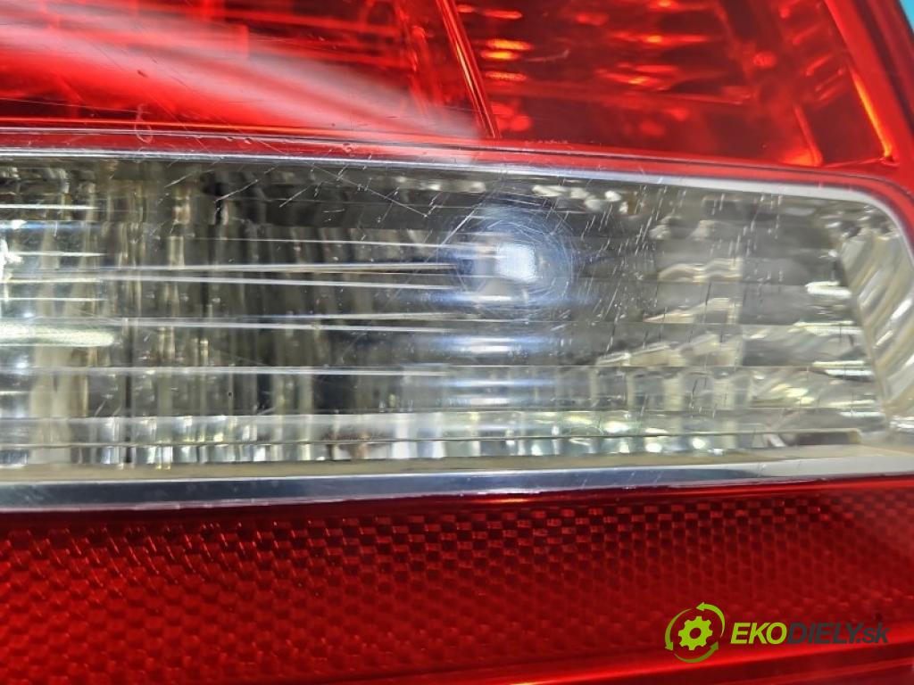 Audi A8 D3 2002-2009 4.2 tdi 326KM automatic 240 kW 4134 cm3 4- svetlo / reflektor zadné ľavé kufrové dvere 4E0945093G