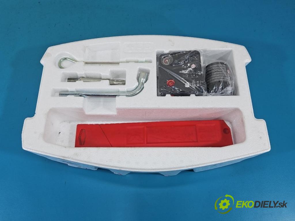 Suzuki Swift Mk8 2017-2024 1.2 16V 90 hp manual 66 kW 1242 cm3 5- Příspěvek: Polystyren: kufra: 75481-52R0