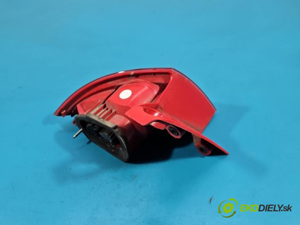 Seat Leon II 2005-2012 1.6 SR 102 HP manual 75 kW 1595 cm3 5- svetlo / reflektor zadné pravé blatník