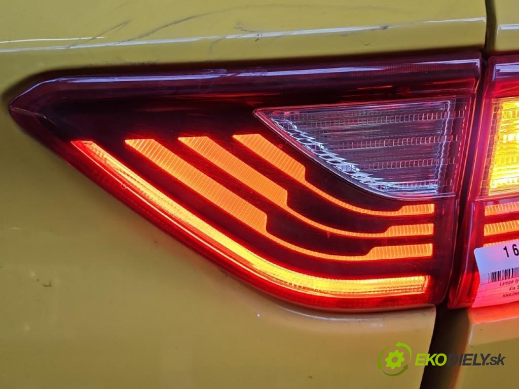 Kia Stonic 2017- 1.4 16V 100 HP manual 73.3 kW 1368 cm3 5- svetlo / reflektor zadné pravé kufrové dvere 