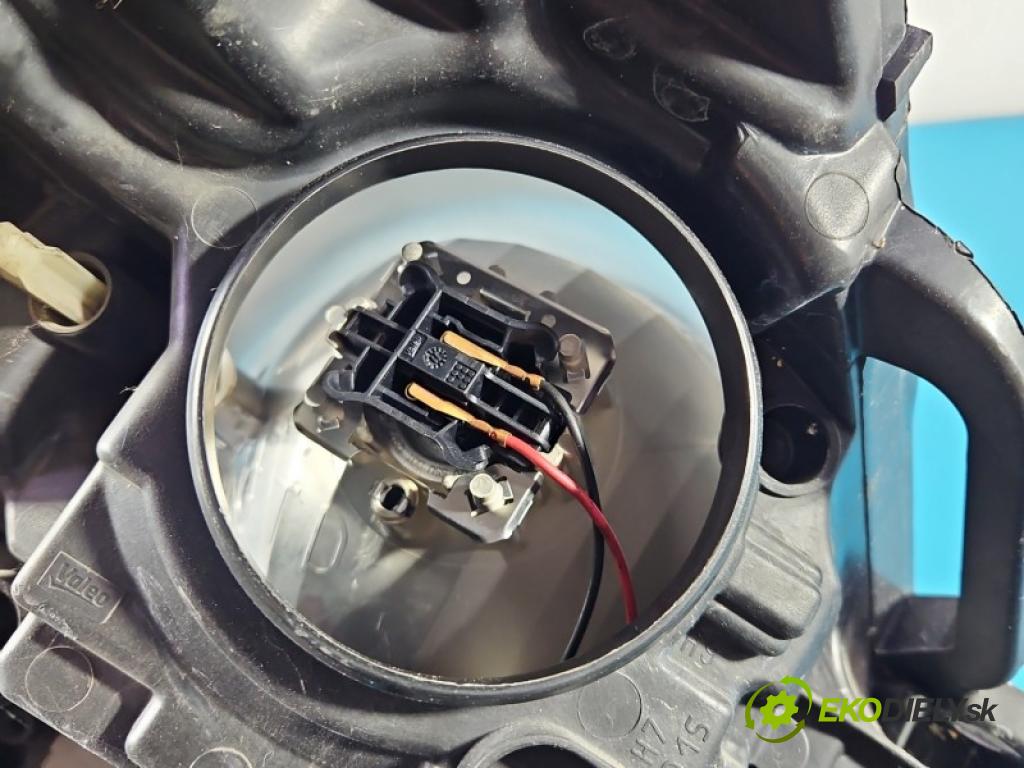 Peugeot 3008 I 2009-2016 2.0 hdi 150 HP manual 110 kW 1997 cm3 5- Reflektor: ľavý 9682519180 (Kľučka dverí ostatné)