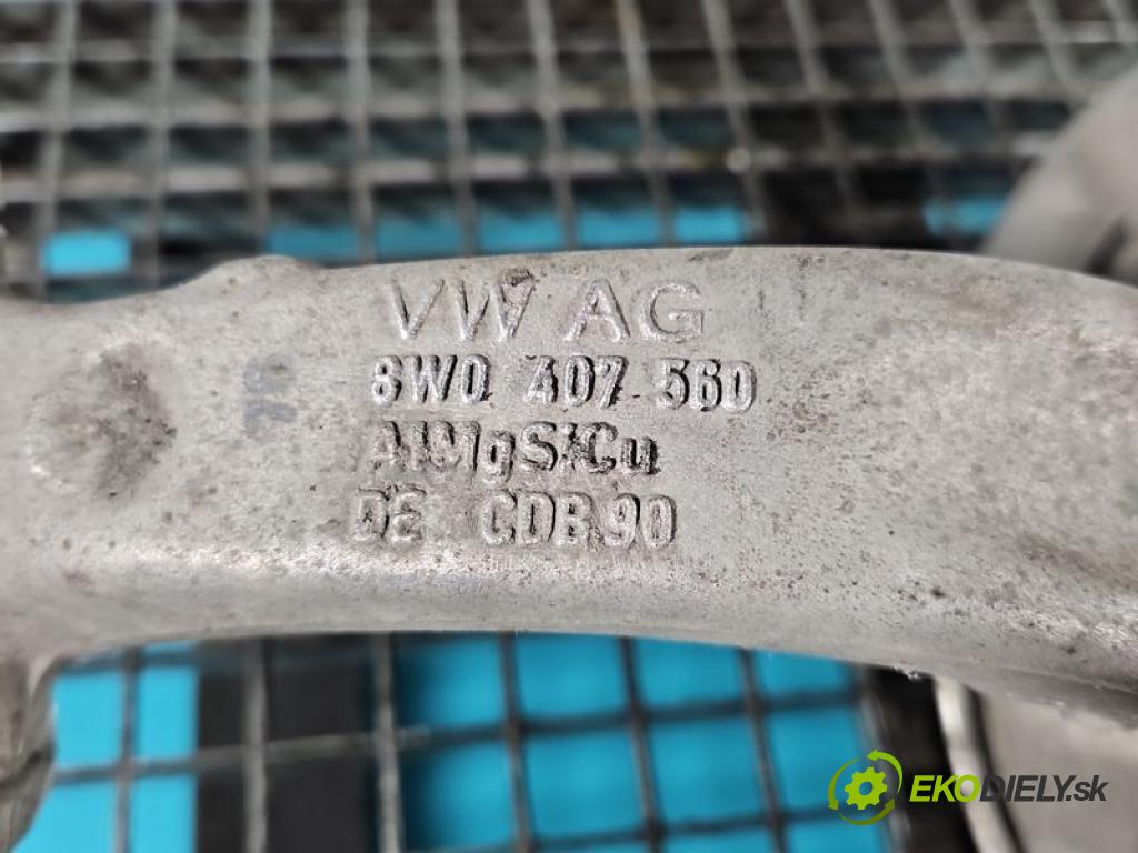 Audi A4 B9 2015-2024 2.0 tdi 204 HP automatic 150 kW 1968 cm3 5- náboj pravé  (Náboj kolesa)