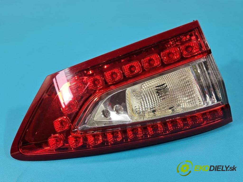 Ford Mondeo Mk5 2014-2022 2.0 tdci 150 HP automatic 110 kW 1997 cm3 5- svetlo / reflektor zadné ľavé kufrové dvere DS73-13A603-CG