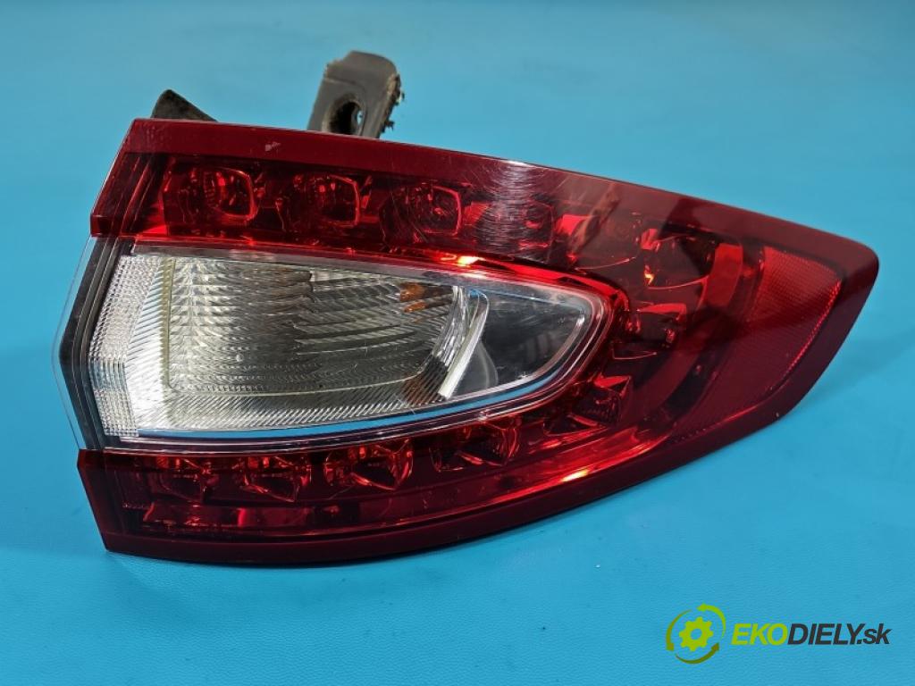 Ford Mondeo Mk5 2014-2022 2.0 tdci 150 HP automatic 110 kW 1997 cm3 5- svetlo / reflektor zadné pravé blatník DS73-13404-CH