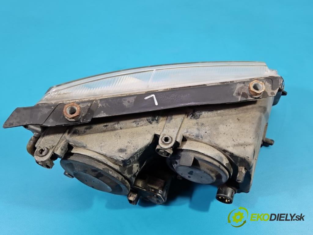 Vw Passat B5 1995-2005 1.9 tdi 90 HP manual 66 kW 1896 cm3 4- Reflektor: ľavý  (Kľučka dverí ostatné)