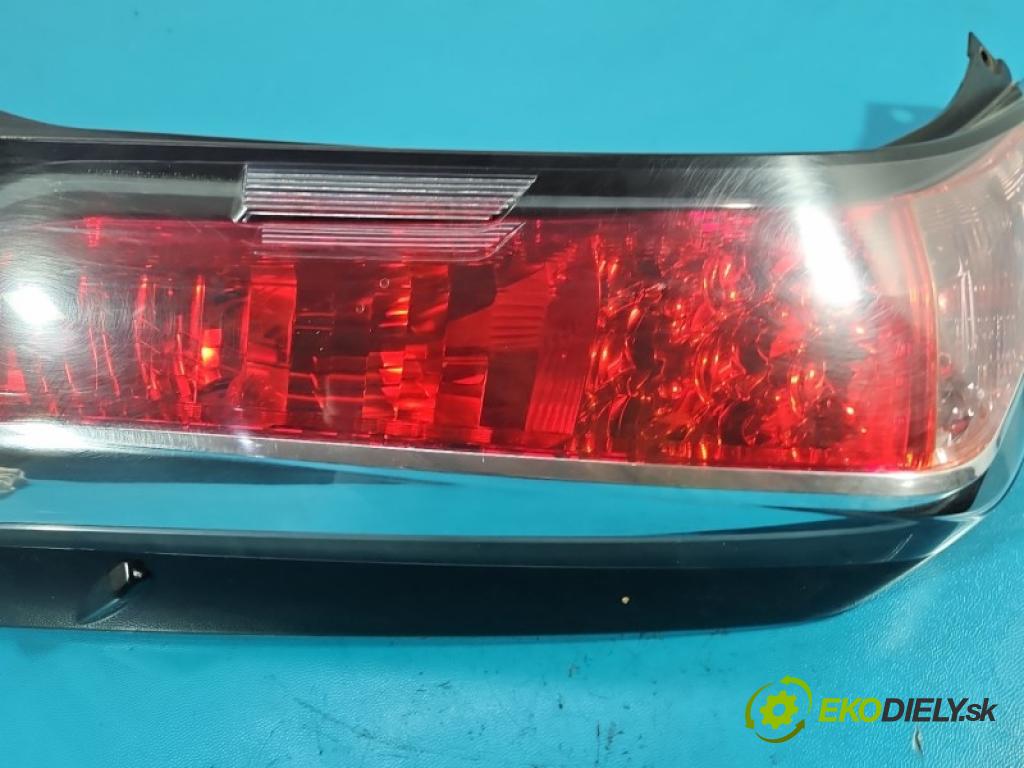 Toyota Aygo II 2014-2022 1.0 vvti 69KM manual 51 kW 998 cm3 5- svetlo / reflektor zadné ľavé blatník