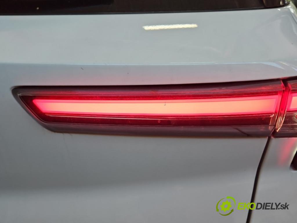 Opel Mokka B 2020- 1.2 T 131 HP manual 96 kW 1199 cm3 5- svetlo / reflektor zadné pravé kufrové dvere 9833944580