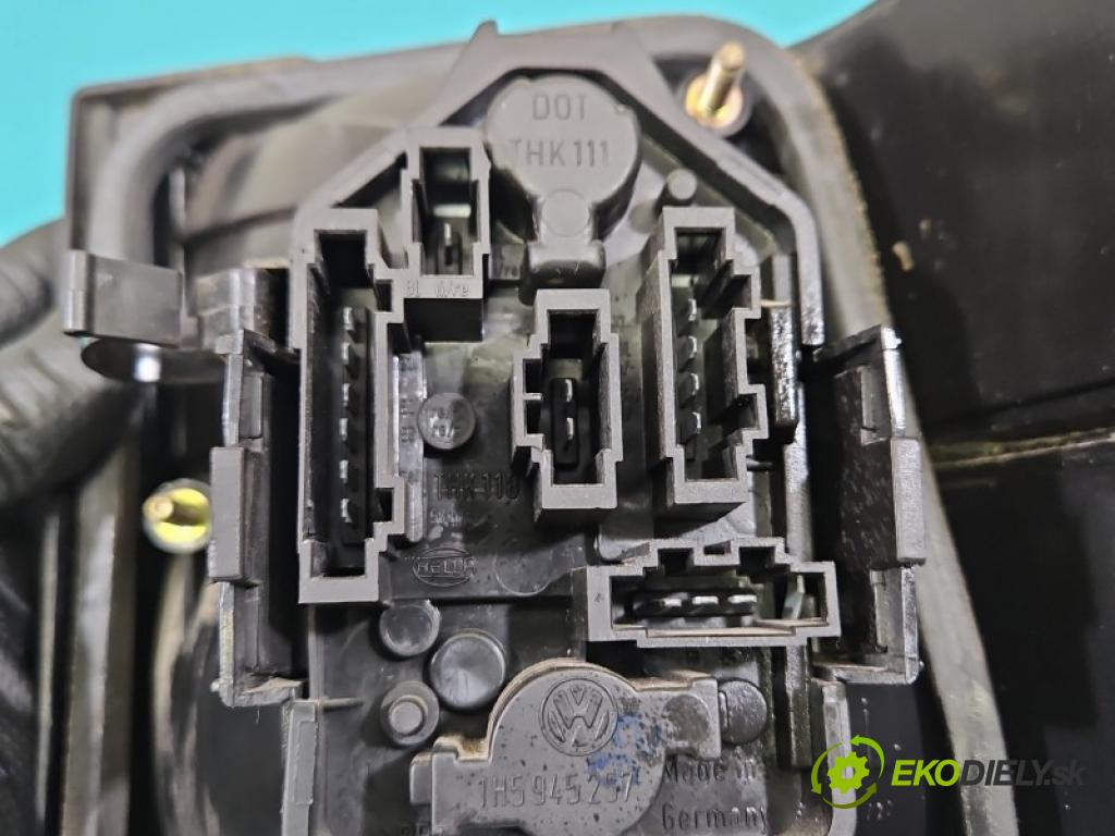 Vw Vento 1.8 8V 90 hp manual 66 kW 1781 cm3 4- světlo zadní levé blatník: