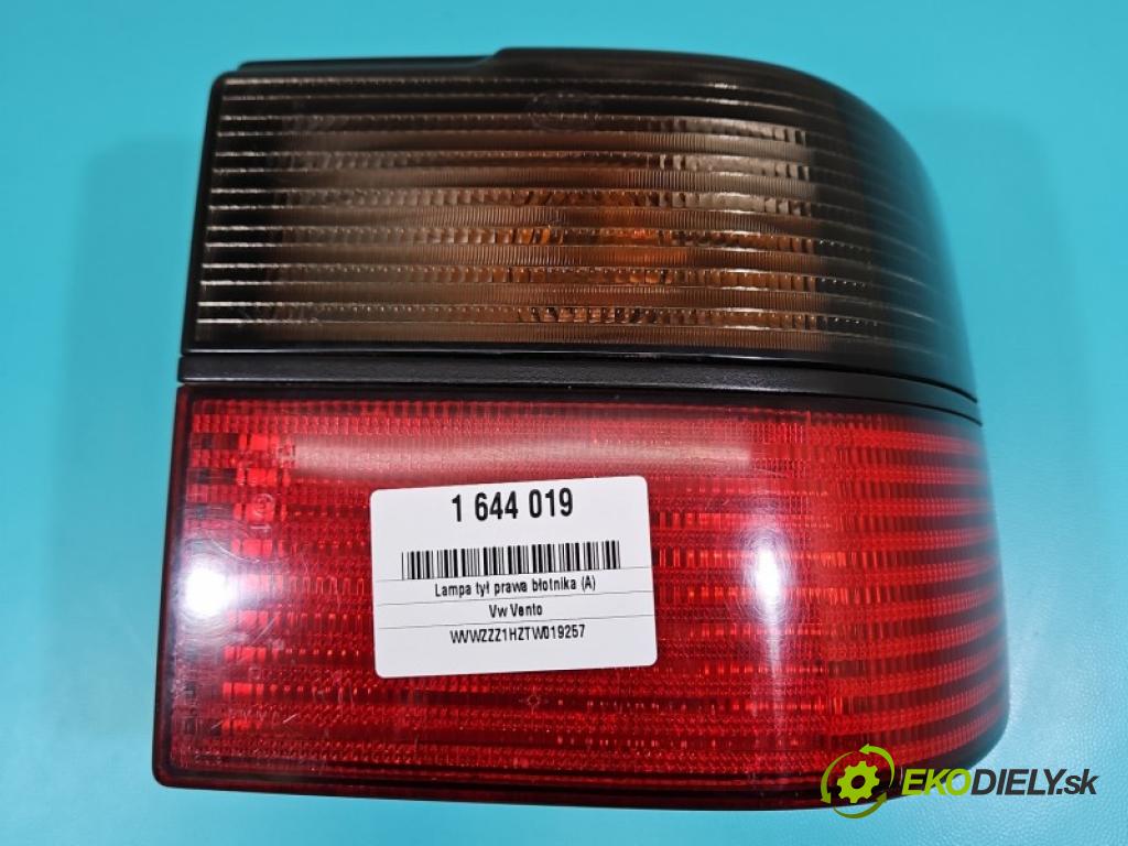 Vw Vento 1.8 8V 90 HP manual 66 kW 1781 cm3 4- svetlo / reflektor zadné pravé blatník