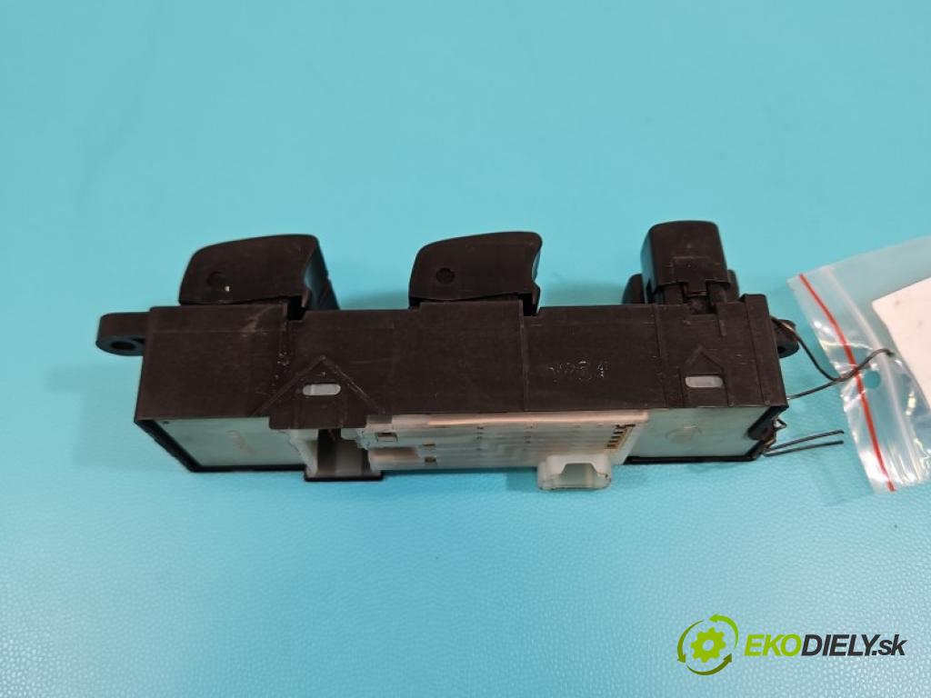 Subaru Impreza II GD 2000-2007 2.0 boxer 125 hp manual 92 kW 1994 cm3 5- Přepínač oken zpětných zrcátek