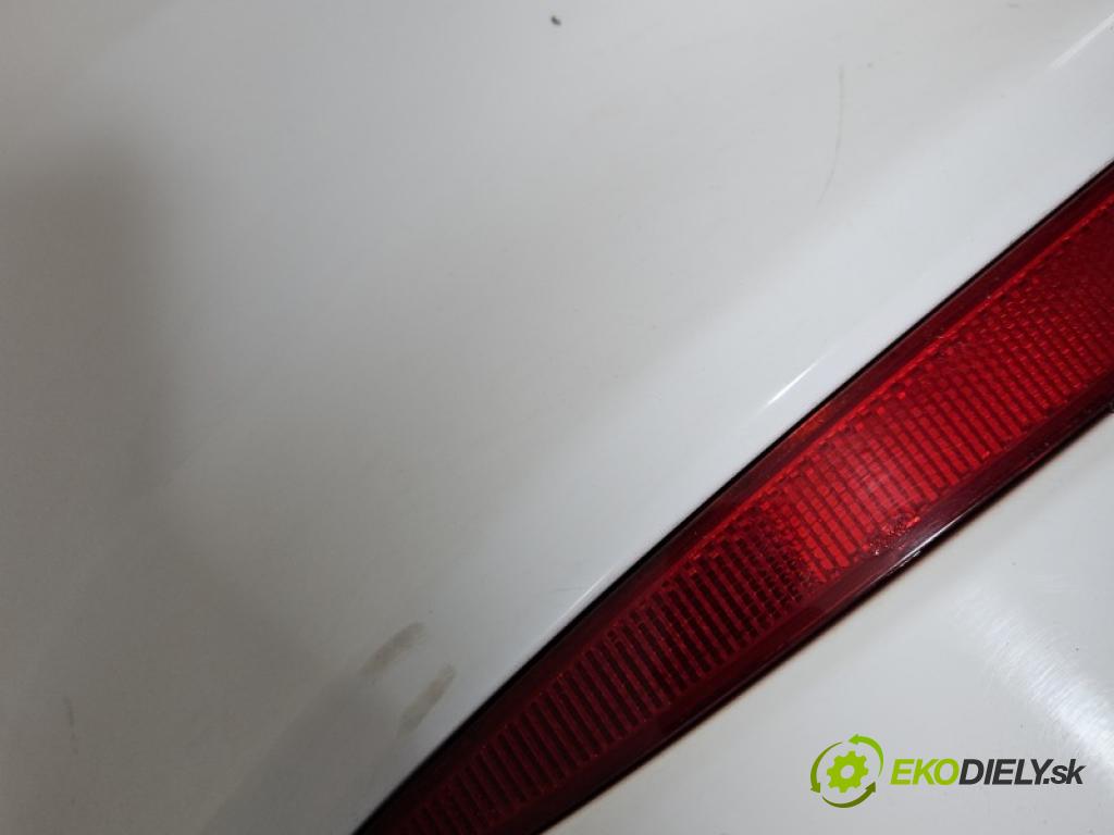 Ford Mondeo Mk5 2014-2022 2.0 tdci 150 HP automatic 110 kW 1997 cm3 5- nárazník zadné  (Kľučka dverí ostatné)