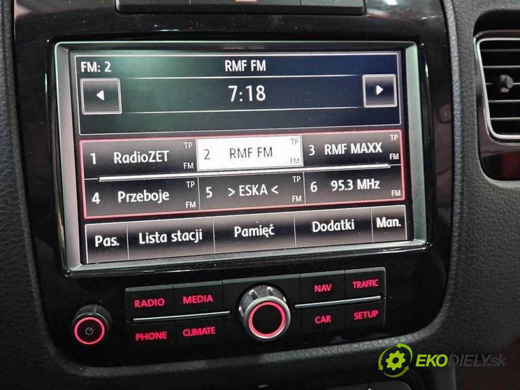 Vw Touareg II 2010-2018 3.0 tdi 245KM automatic 180 kW 2967 cm3 5- Radio továrna: 7P6919603X
