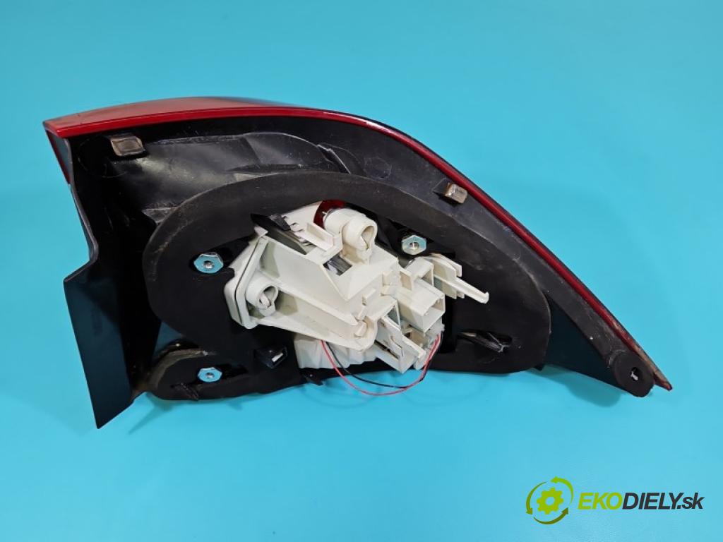 Volvo S60 II 2010-2018 2.0 T 241KM automatic 177 kW 1999 cm3 4- svetlo / reflektor zadné ľavé blatník 31395930