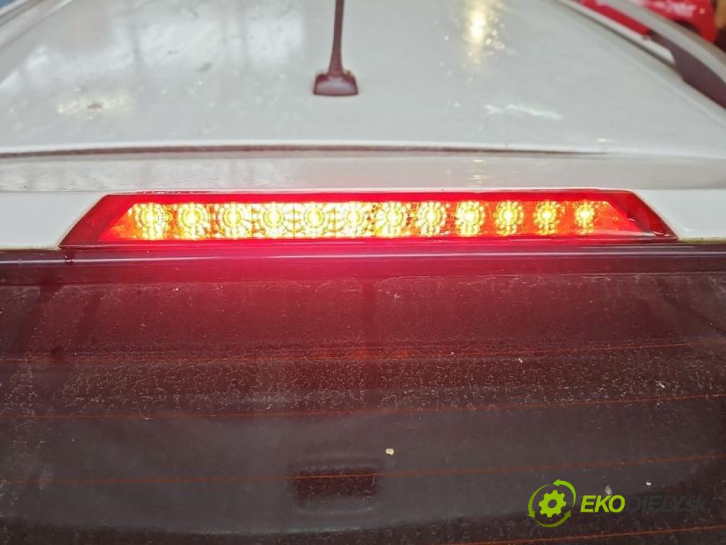 Chevrolet Cruze 1.7 VCDI 131 hp manual 96 kW 1686 cm3 5- světlo: 95931780