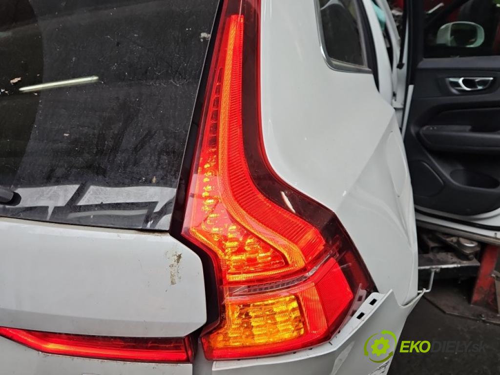 Volvo XC60 II 2017- 2.0 T5 250 HP automatic 184 kW 1969 cm3 5- svetlo / reflektor zadné pravé blatník 32228915
