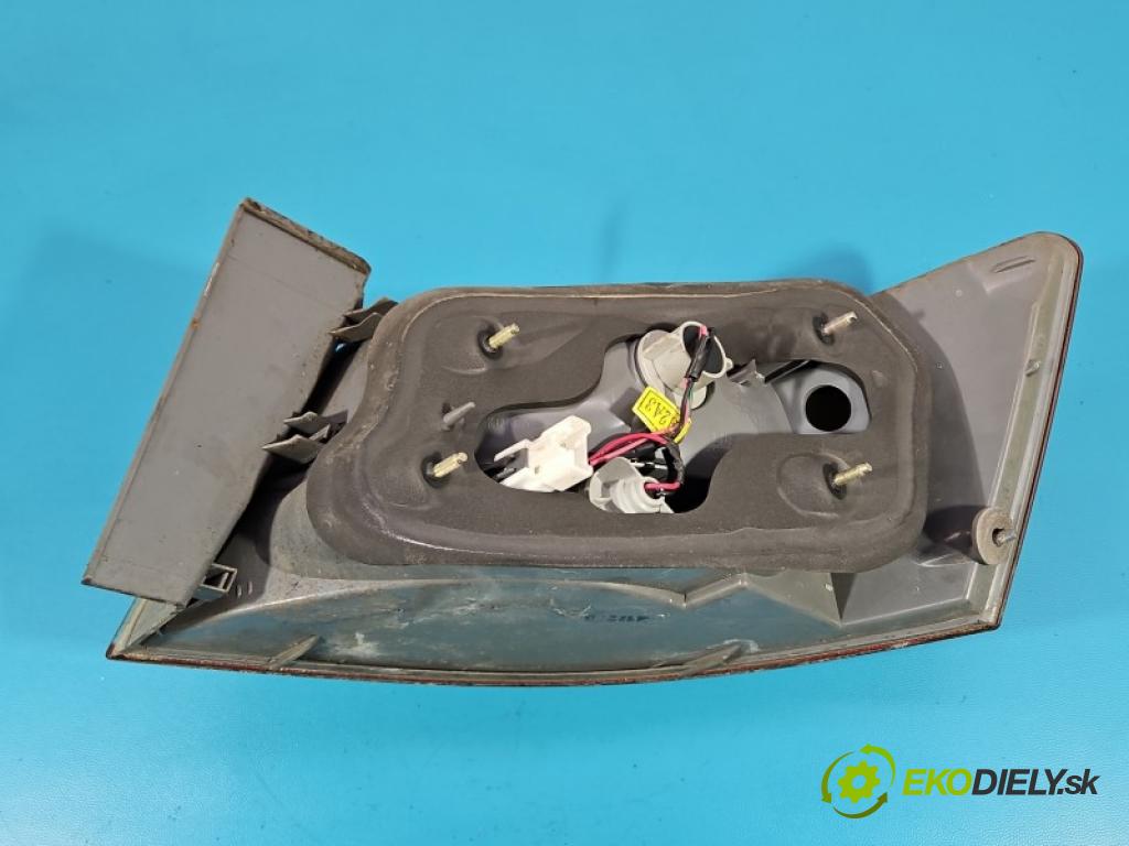 Hyundai Sonata V 2004-2009 2.4 16V 162 HP automatic 119 kW 2359 cm3 4- svetlo / reflektor zadné ľavé blatník