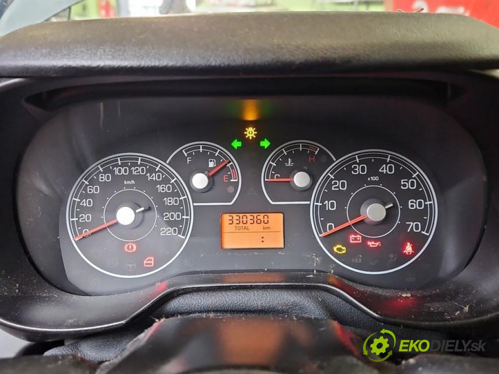 Fiat Punto Grande 1.3 jtd 90 hp manual 66 kW 1248 cm3 5- Přístrojová deska 51803089 (Přístrojová deska)