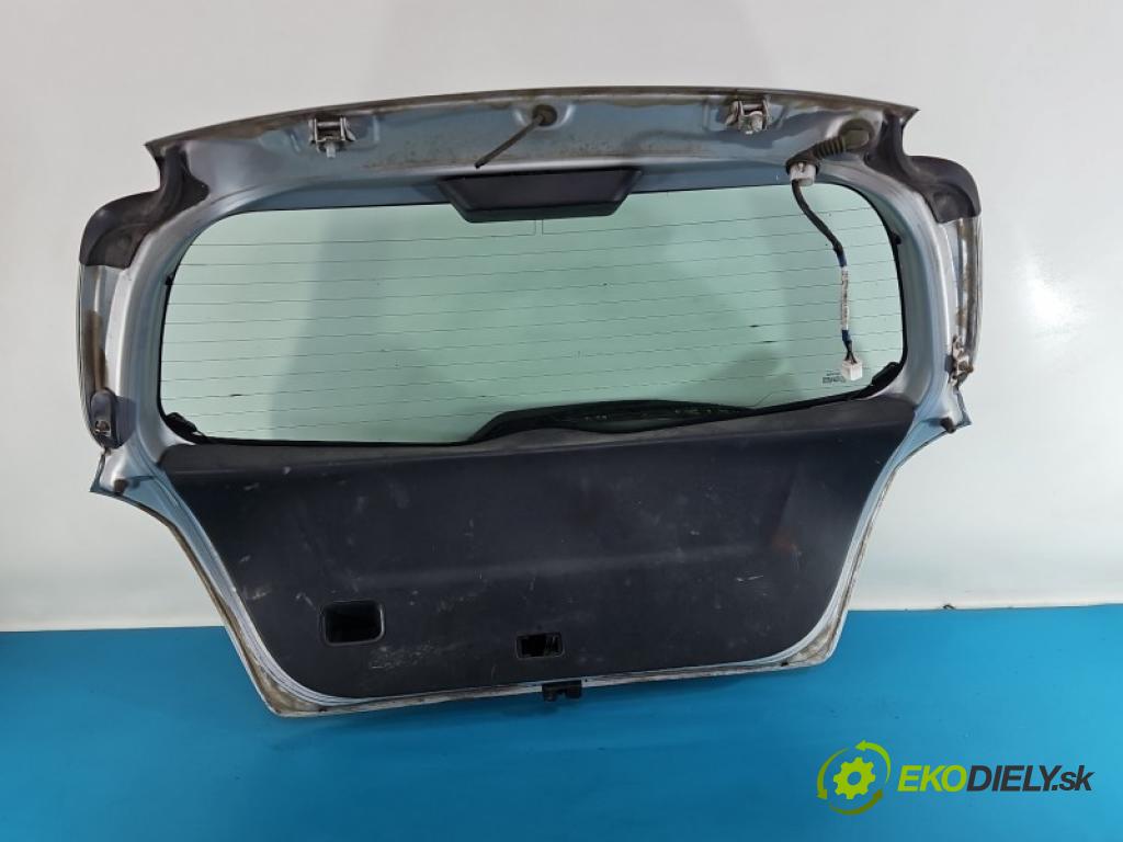 Toyota Yaris II 2005-2011 1.0 vvti 69KM manual 51 kW 998 cm3 5- zadna kufor  (Kapota zadná (kufor))