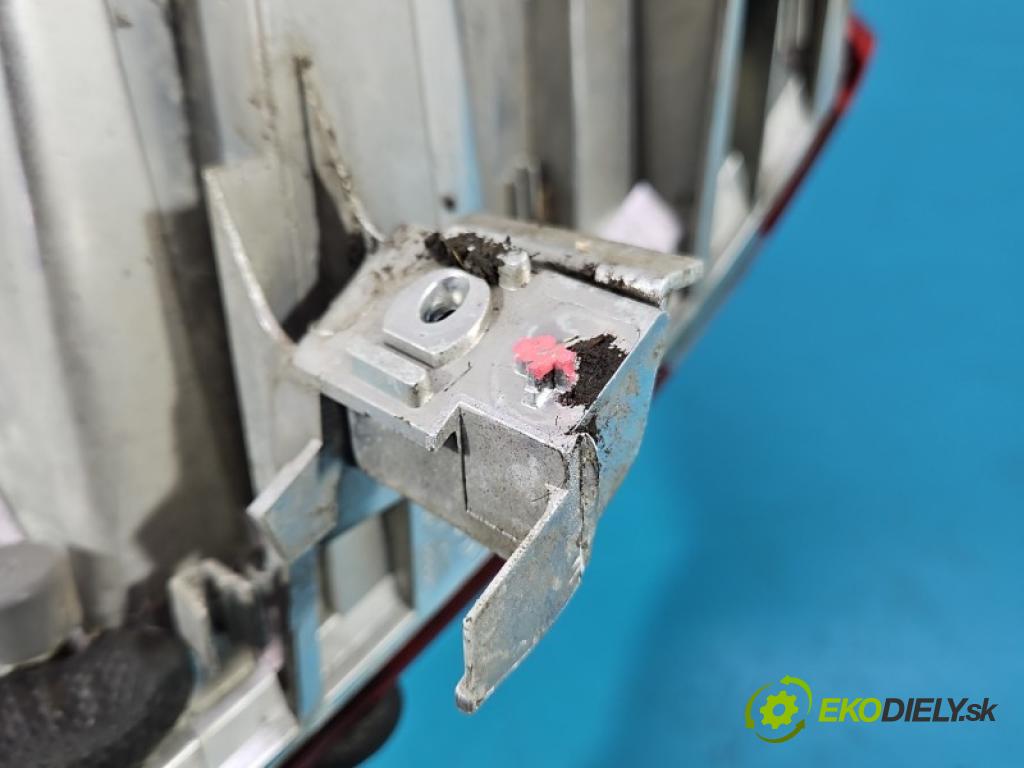 Citroen C4 Picasso I 2006-2013 1.6 16V 120 HP manual 88 kW 1598 cm3 5- svetlo / reflektor zadné pravé blatník 9653547480