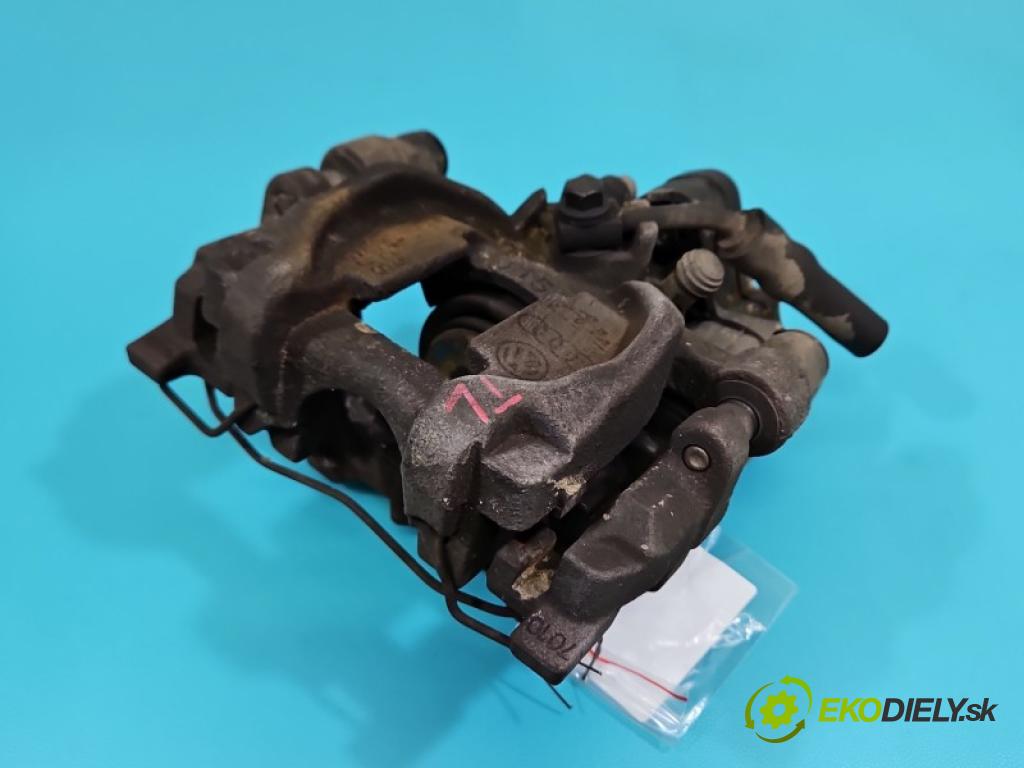Audi A3 8V 2013-2020 1.4 TFSI 122 HP automatic 90 kW 1395 cm3 5- brzdič zadné ľavý 5Q0615405AM (Kľučka dverí ostatné)