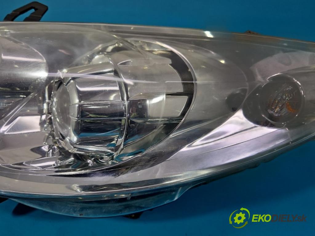 Peugeot 307 1.6 hdi 109 HP manual 80 kW 1560 cm3 5- Reflektor: ľavý 9681834880 (Kľučka dverí ostatné)